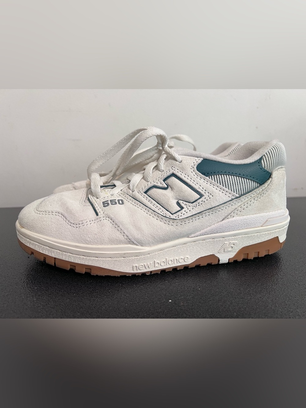 🔥 New Balance 550 White/Teal – Women’s Size 8 – $55 🔥
